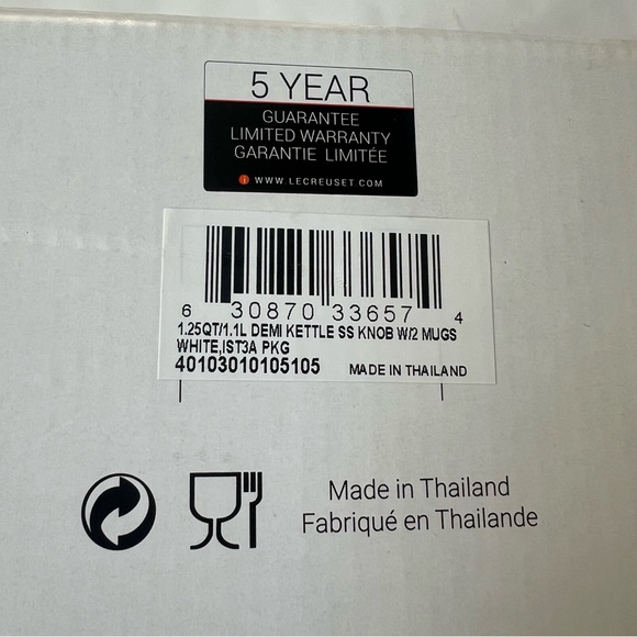 New Le Creuset 1.25 qt Demi Kettle Set W/ 2 14 Oz Mugs Stainless Steel White - Picture 12 of 13